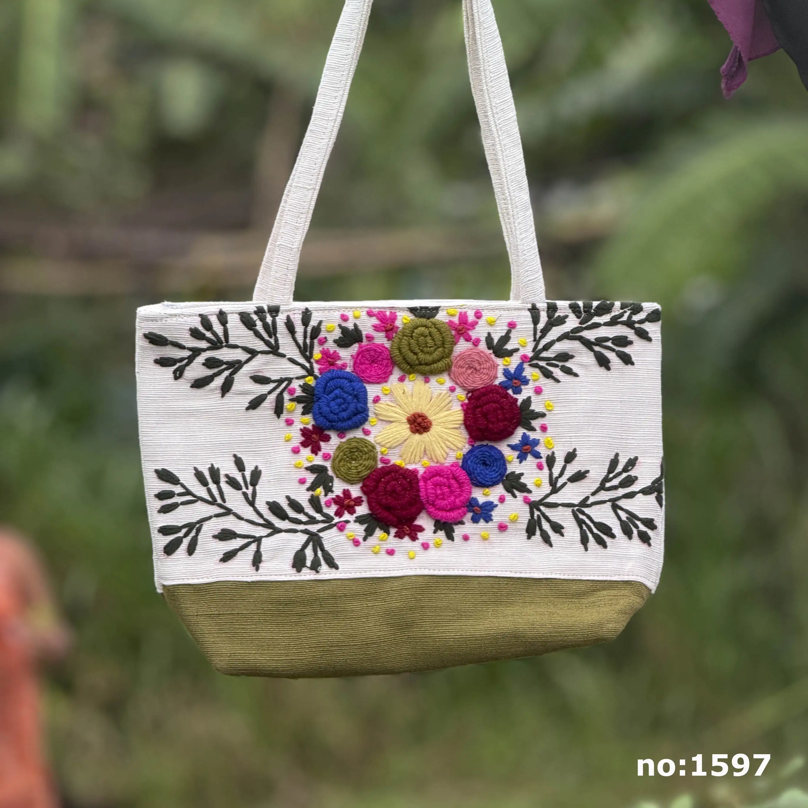 Embroidered Floral Canvas Tote Bag – Spacious Boho College Shoulder Bags
